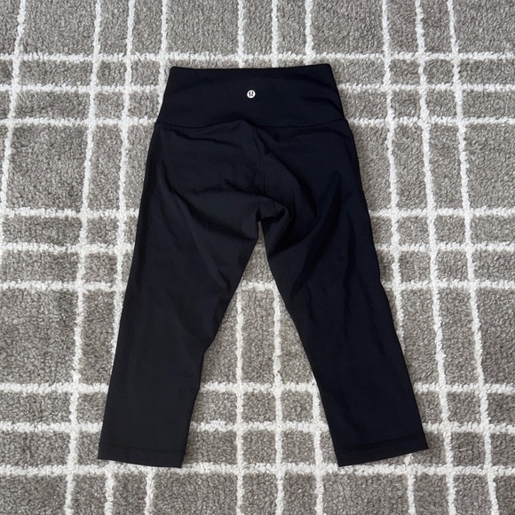 Lululemon 17” Black Wunder Under High-Rise Leggings - Picture 2 of 4